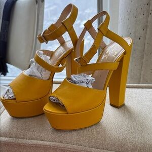 Blumarine sister brand Elegant Mustard Yellow Platform Sandals EU 37 , amazing